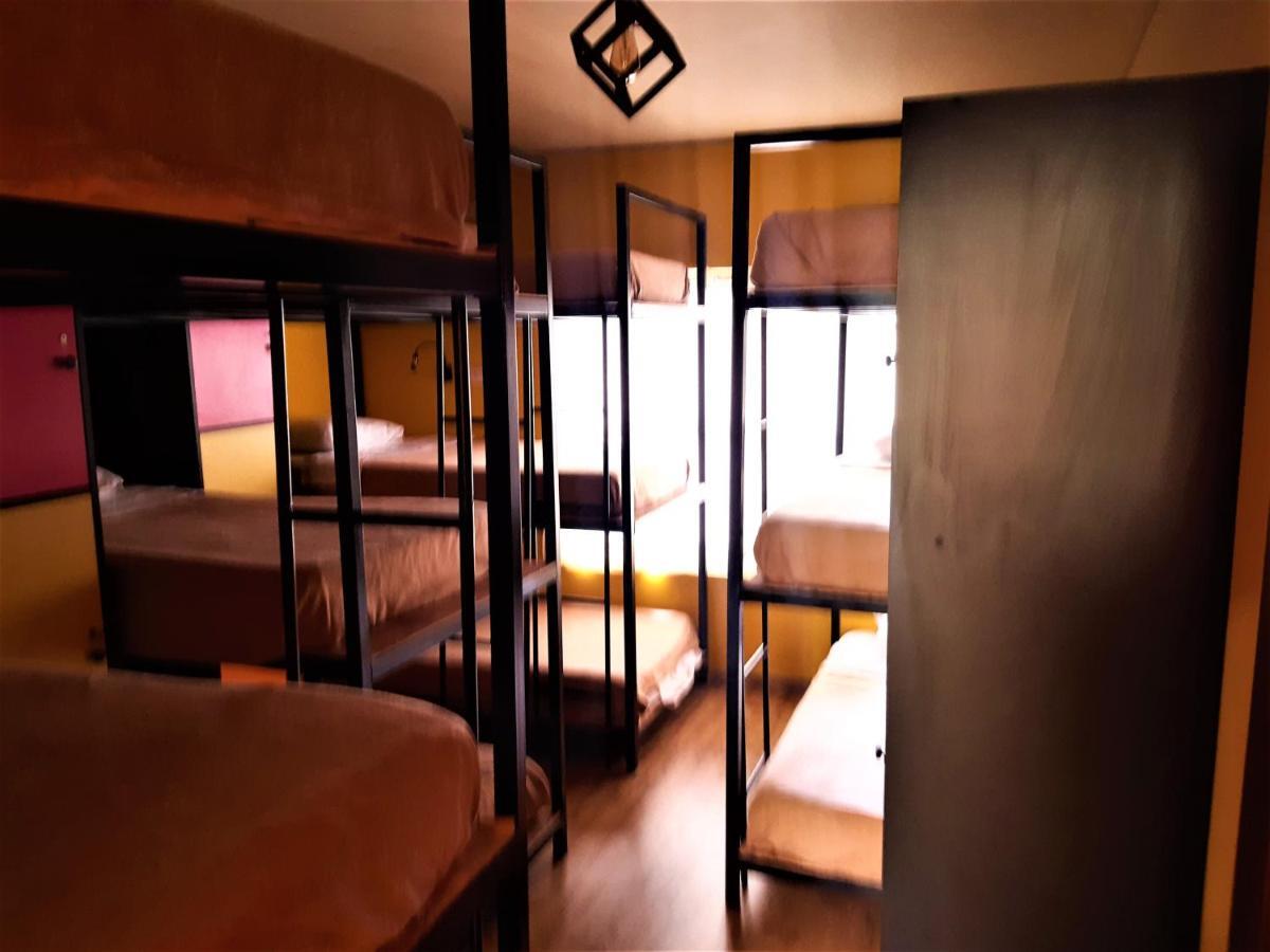 Happy Tree Hostel Peru Lima Buitenkant foto