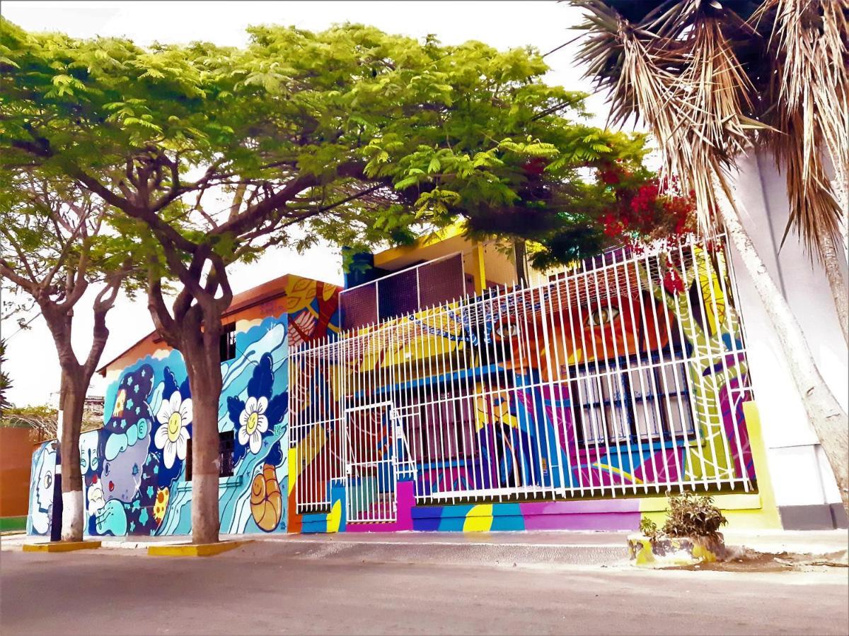 Happy Tree Hostel Peru Lima Buitenkant foto